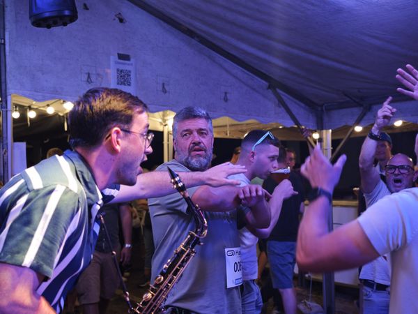 Quand le sax descend dans le public, Fête des Épérires 2026