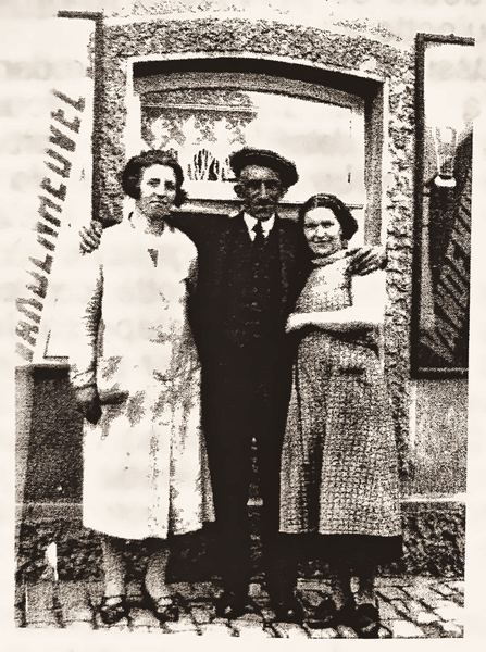 Flore Chenot (épouse Jacob), Auguste Wathelet et Fernande Varnier (épouse de F. Bauduin).