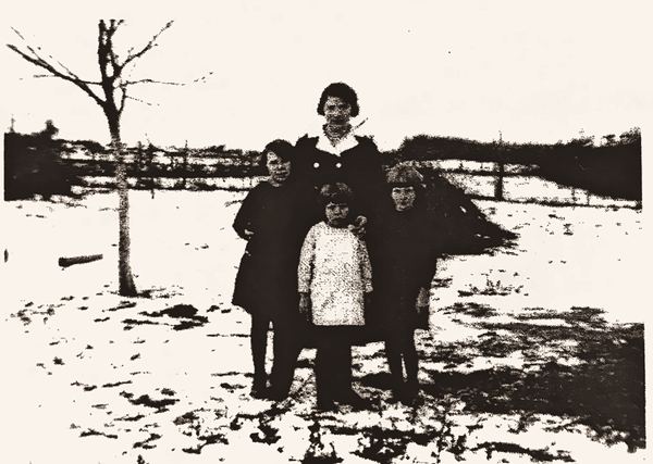 Marie Duparque, Georgette, Nelly et Flore Krack.