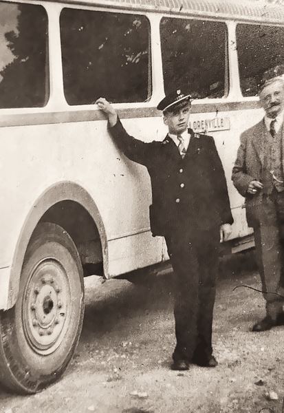 L'autocar régional parcourt le grand Florenville. Il appartient à la Société Nationale des Chemins de fer Vicinaux (SNCV). Société qui gère aussi,…
